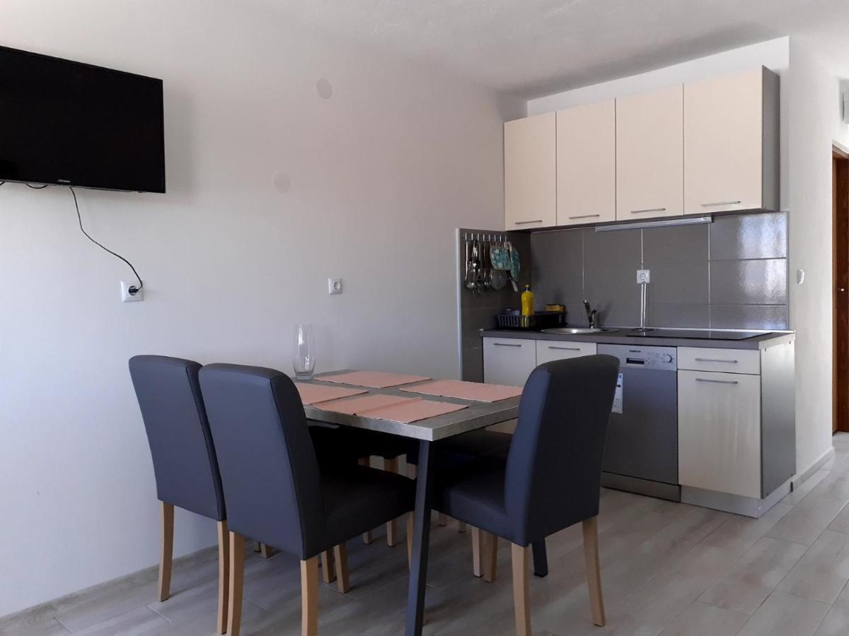 Apartmani Grumf Gornji Karin Luaran gambar